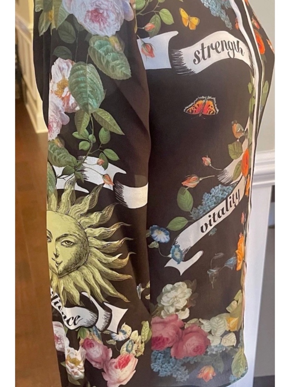 Alice+Olivia Willa Silk Blouse Sz Med In Floral Solar Strength Black NWT - Picture 5 of 14